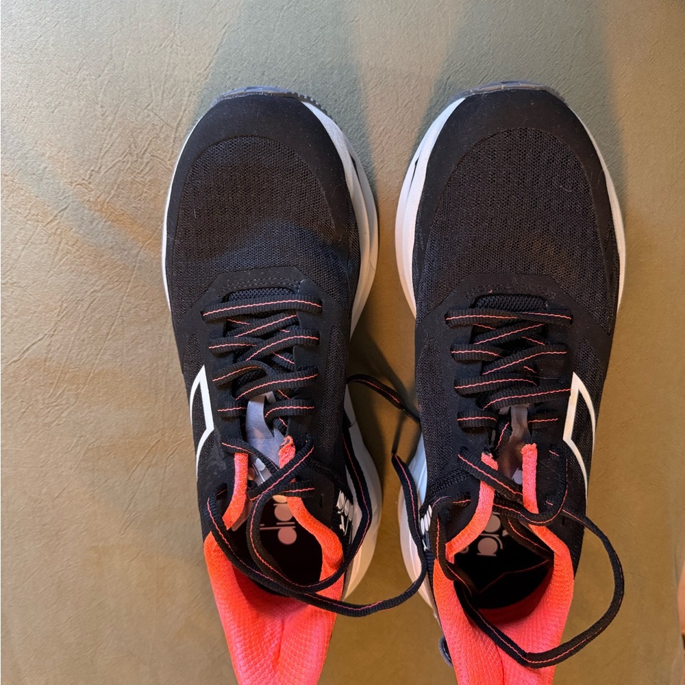 NWOT Diadora Women's Cellula Running Shoes